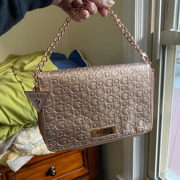 Guess Handbags - Guess handpurse